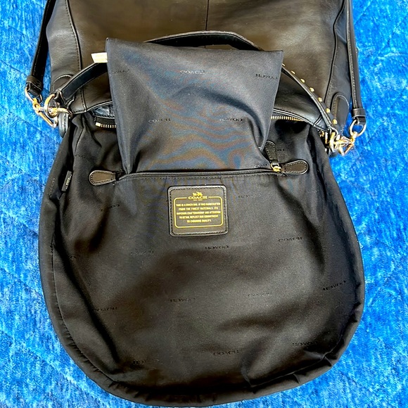 Coach CIRCLE HOBO IN STUDDED CALF LEATHER - Picture 7 of 11